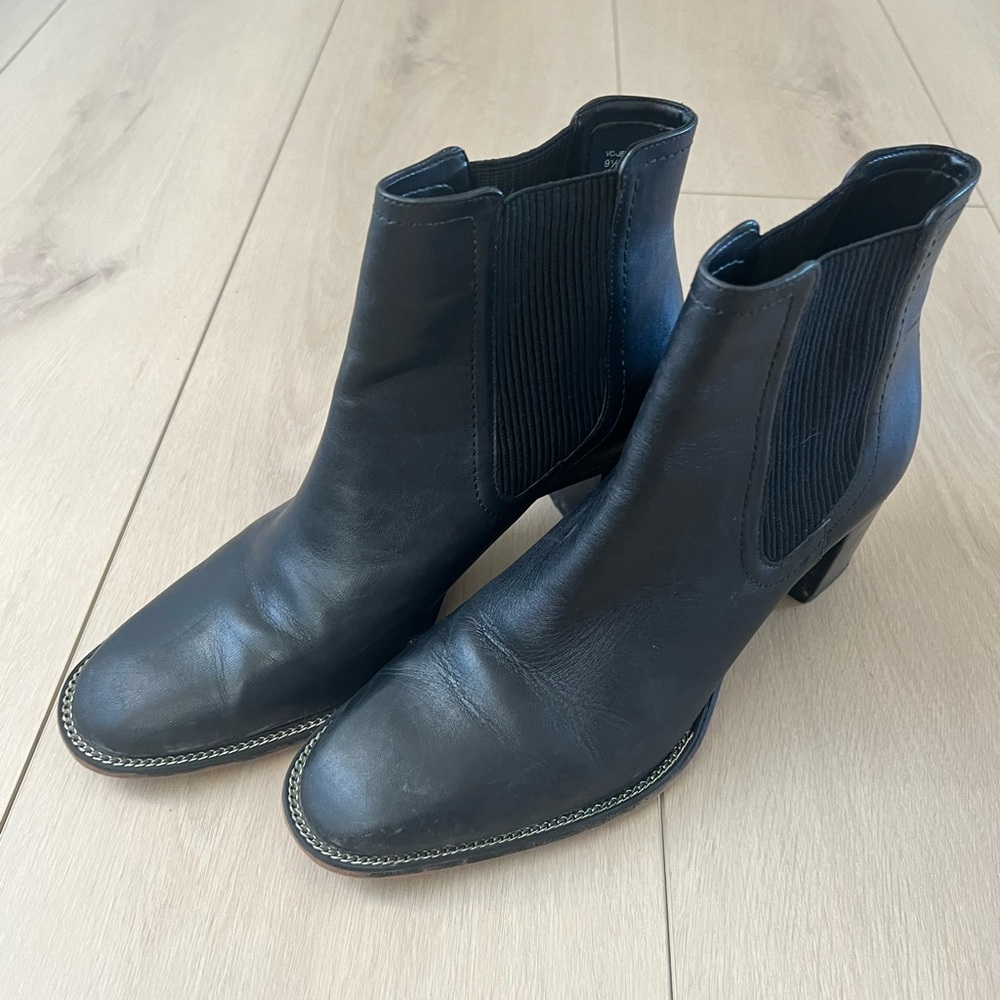 Vince Camuto Jentilly Black Leather boot Size 9.5